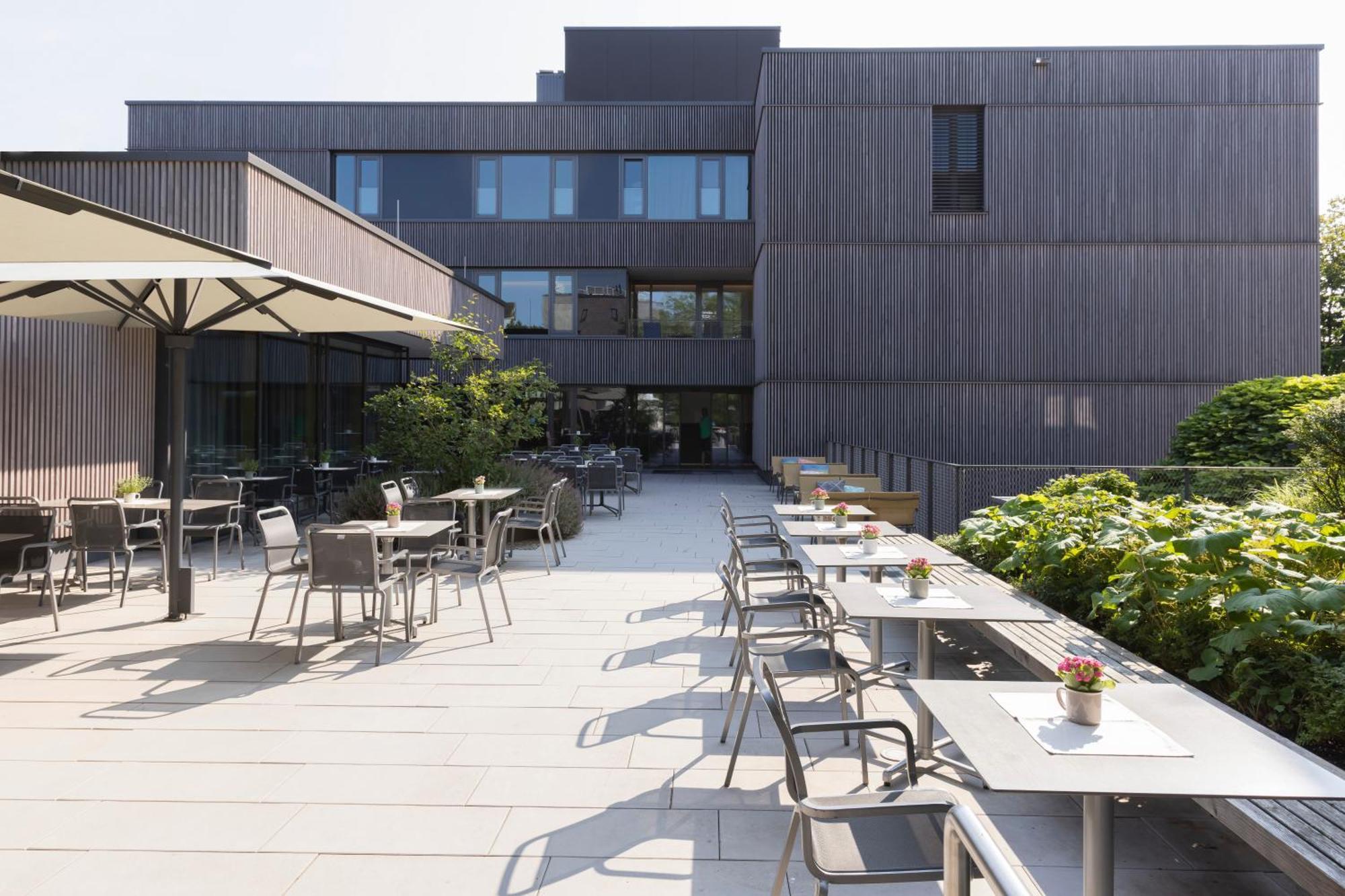 Zentral übernachten: 5 Hotels nahe Bodensee Center Friedrichshafen